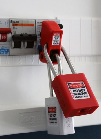 UCL 7 lockout device